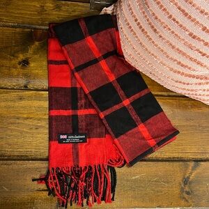 Red & Black Made in Scotland Knit Cashmere‎ Scarf- OS